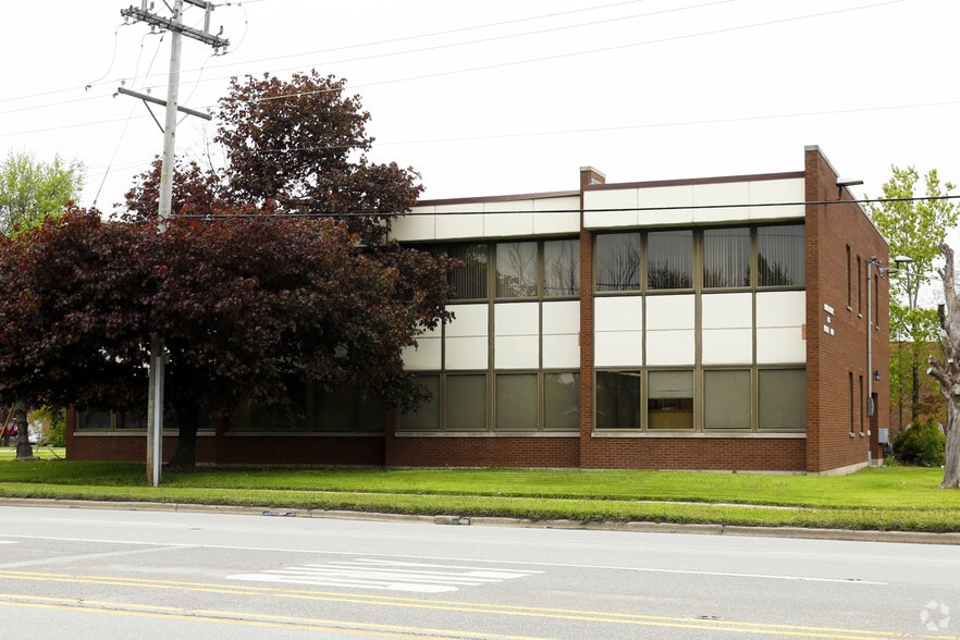 More Photos Of 600 E Higgins Rd, Elk Grove Village Office For Lease