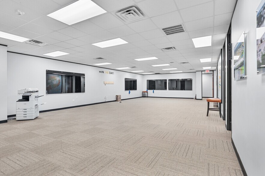 More Photos Of 6754-6758 Northwinds Dr, Houston Warehouse For Sale