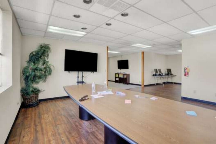 More Photos Of 55 S Progress Ave, Harrisburg Office For Sale