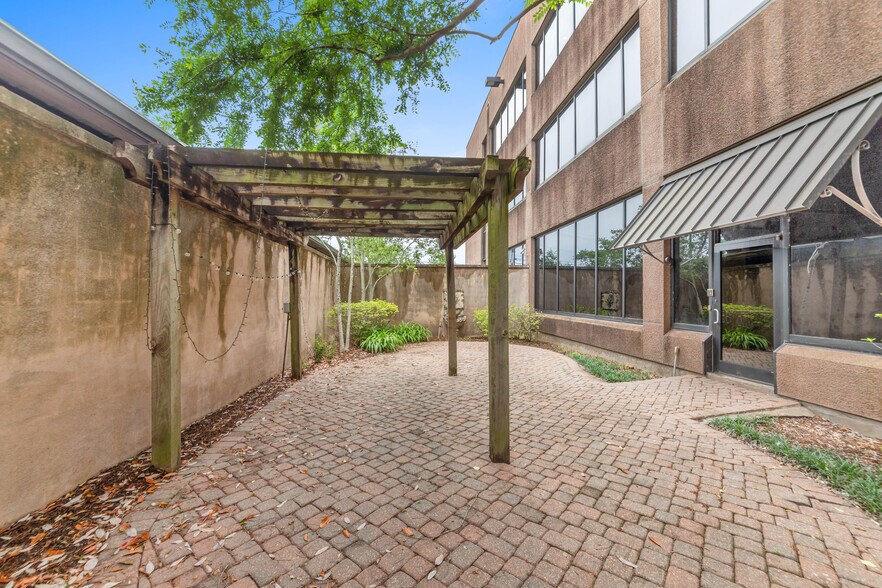 More Photos Of 214 Jefferson St, Lafayette Office For Lease