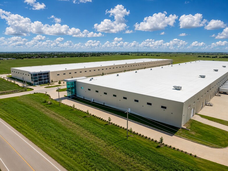 More Photos Of 6100 N Stemmons Fwy, Sanger Unknown For Lease