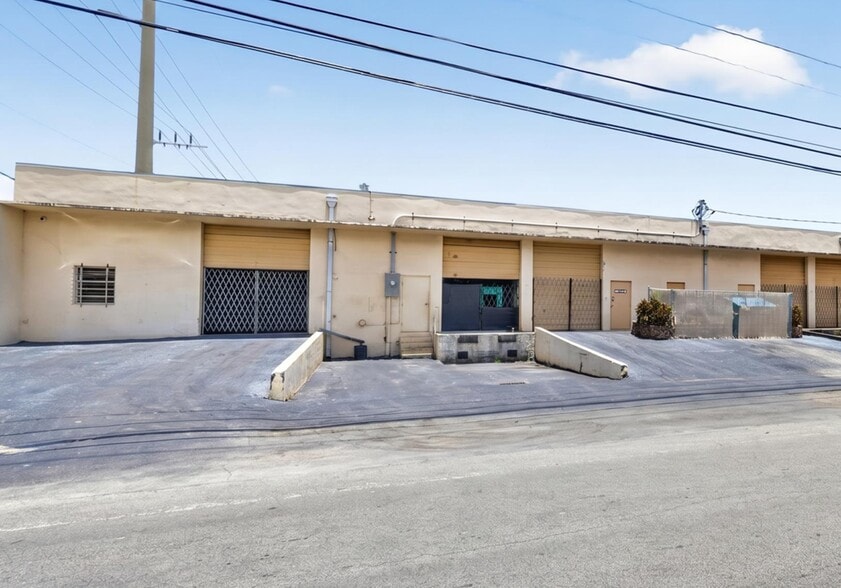 Primary Photo Of 272-280 SW 33rd St, Fort Lauderdale Unknown For Lease