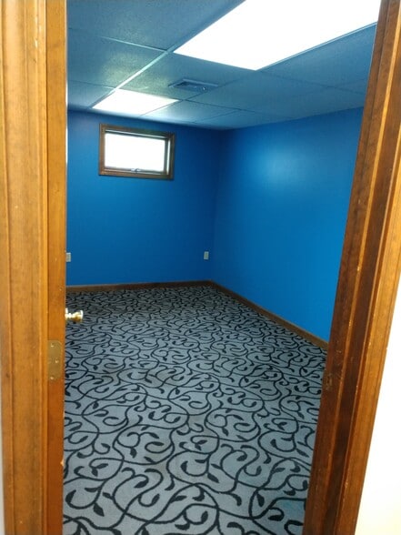 More Photos Of 34 Academy Hill Rd, Plainfield Office For Sale