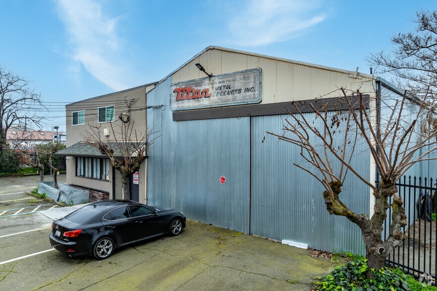 More Photos Of 1704 Kathleen Ave, Sacramento Flex For Lease