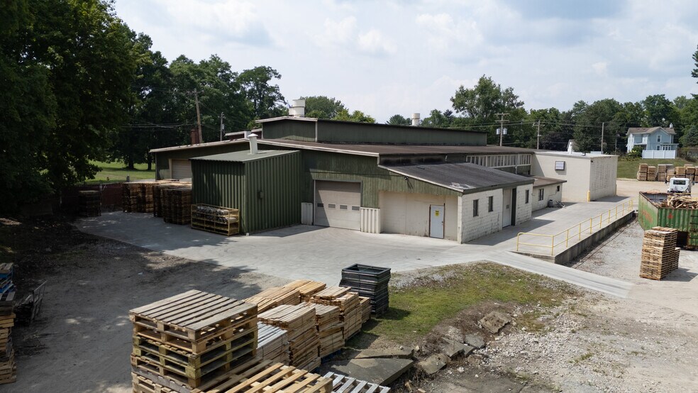 More Photos Of 816 N Milan St, Canal Fulton Warehouse For Sale