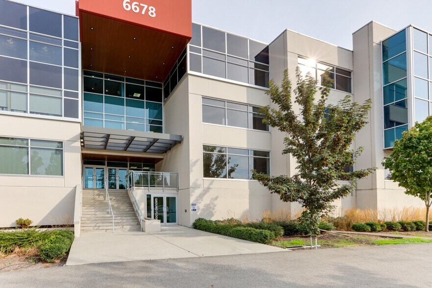 More Photos Of 6678 152 St, Surrey Office For Sale