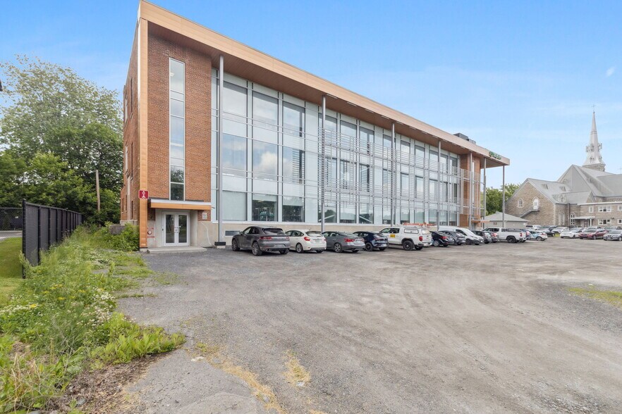 More Photos Of 15 Boul Gréber, Gatineau Office For Sale