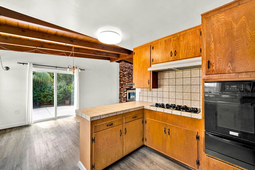 More Photos Of 330 9th St, Del Mar Apartments For Sale