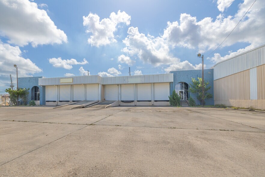 More Photos Of 30 Crofton Rd, Kenner Warehouse For Lease