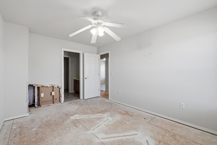 More Photos Of 3403 SW Deerfield Blvd, Bentonville Multifamily For Sale