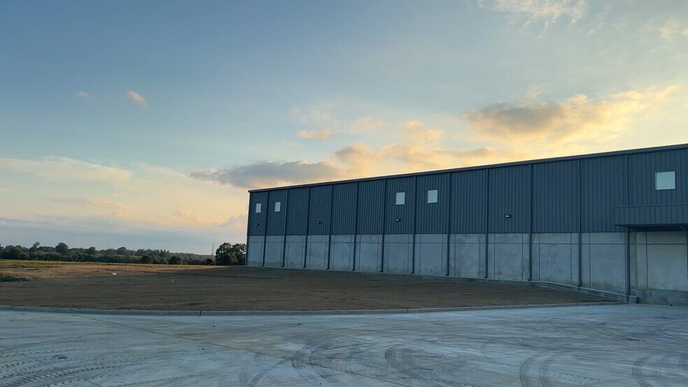 Primary Photo Of 17 Tab Way, Baldwyn Warehouse For Lease