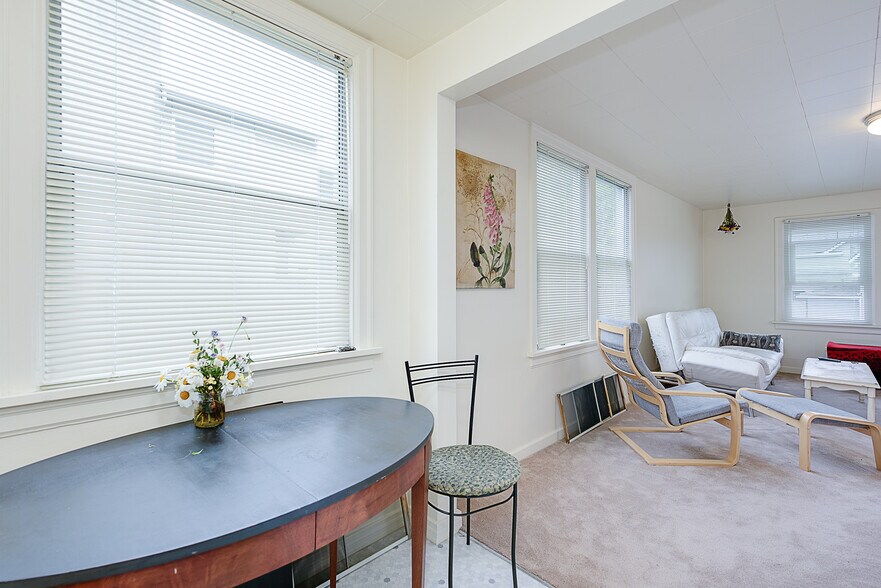 More Photos Of 6700 24th Ave NW, Seattle Apartments For Sale