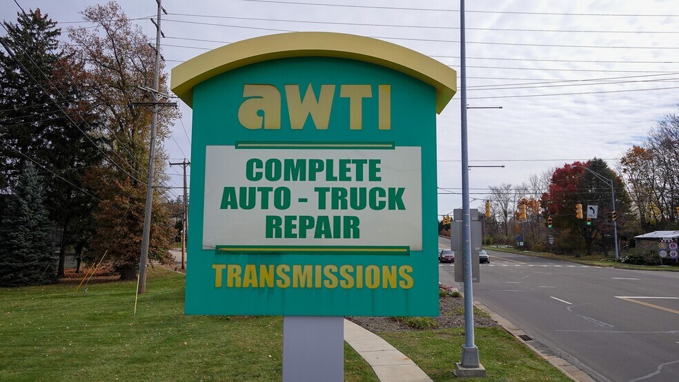 More Photos Of 1005 W Main St, Kent Auto Repair For Sale