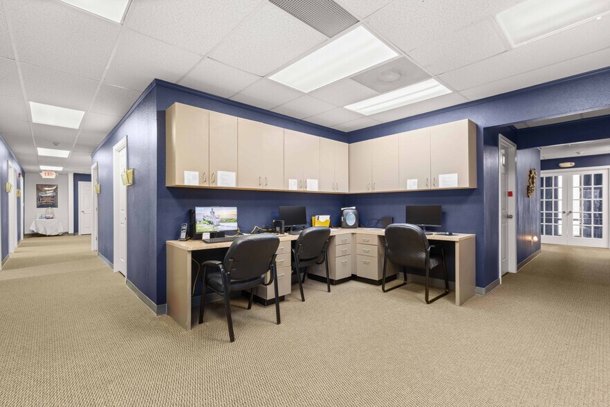 More Photos Of 2045 Space Park Dr, Houston Medical For Sale