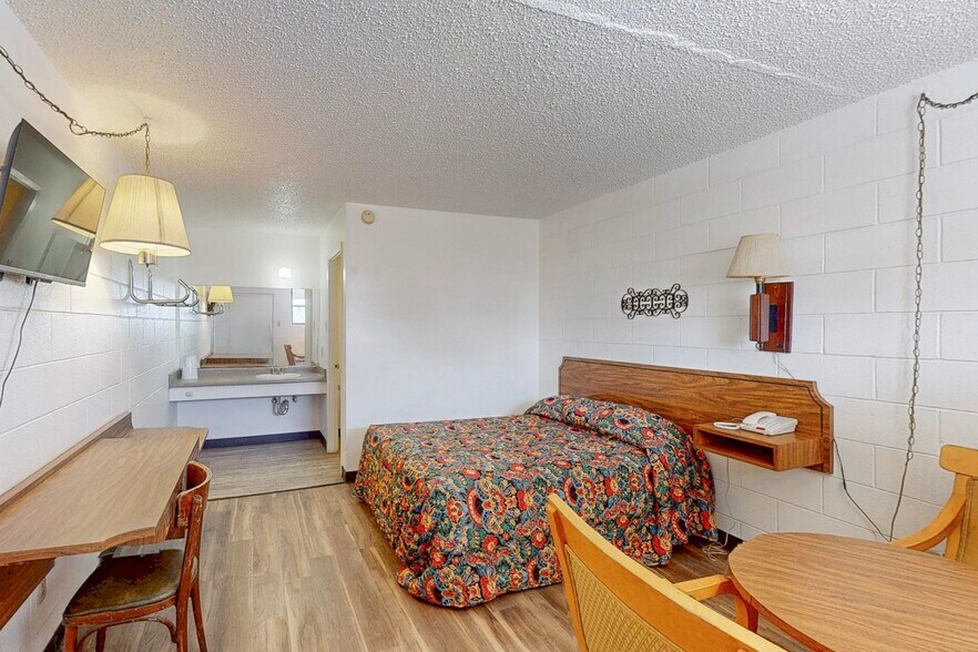 More Photos Of 5634 E Paisano Dr, El Paso Hotel For Sale