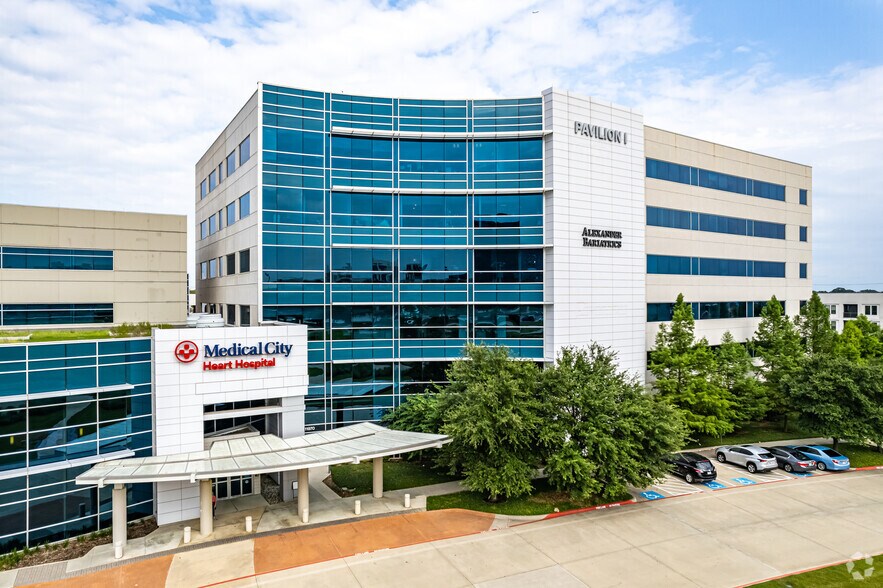 Primary Photo Of 11970 N Central Expy, Dallas Medical For Lease