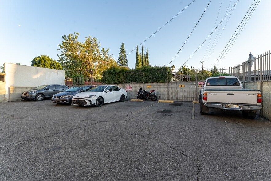 More Photos Of 14924 Roscoe Blvd, Panorama City Apartments For Sale