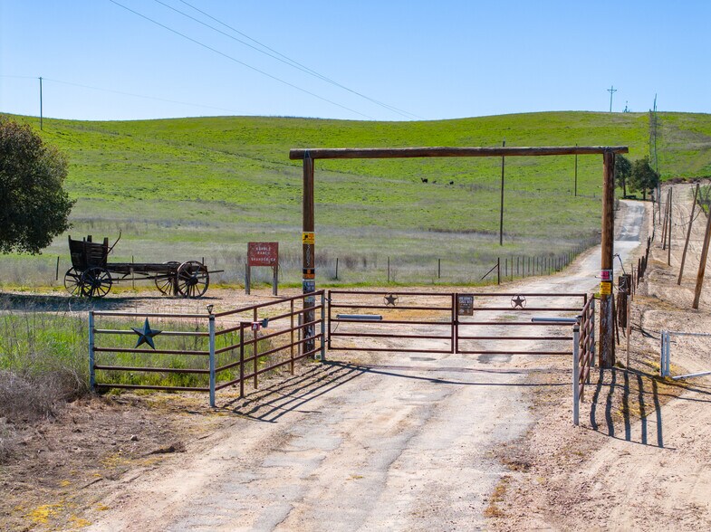 More Photos Of 2500 E Highway 41, Shandon Land For Sale