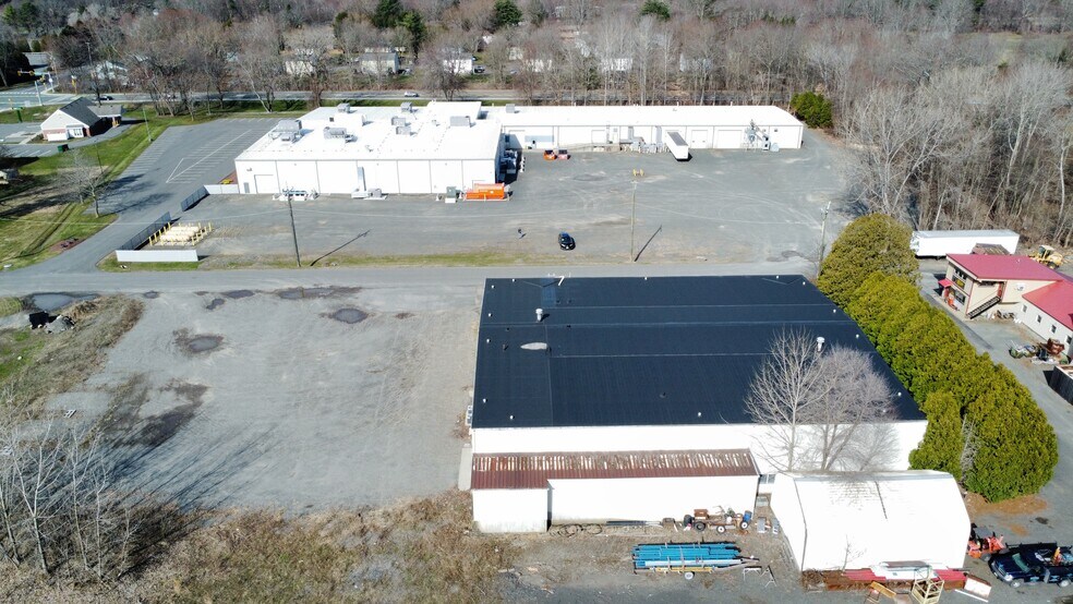 More Photos Of 6 North St, South Deerfield Light Distribution For Sale