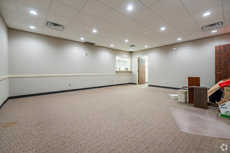 More Photos Of 2424 50th St, Lubbock Medical For Sale