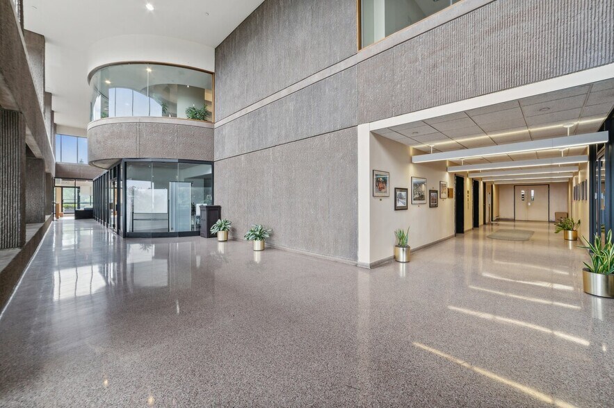 More Photos Of 1301 Grandview Ave, Pittsburgh Office For Lease