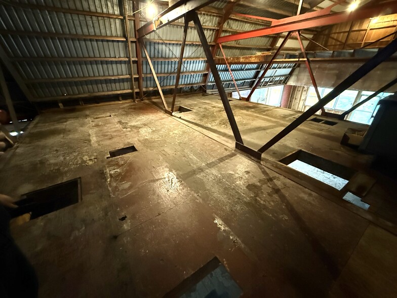 More Photos Of 905 W Trenton Ave, Morrisville Freestanding For Lease