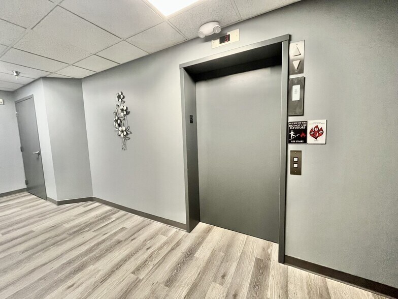 More Photos Of 2591 Miamisburg-Centerville Rd, Dayton Medical For Sale