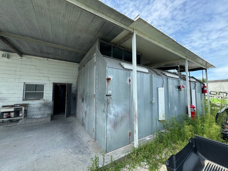 More Photos Of 6801 Tower Dr, Hudson Service For Lease