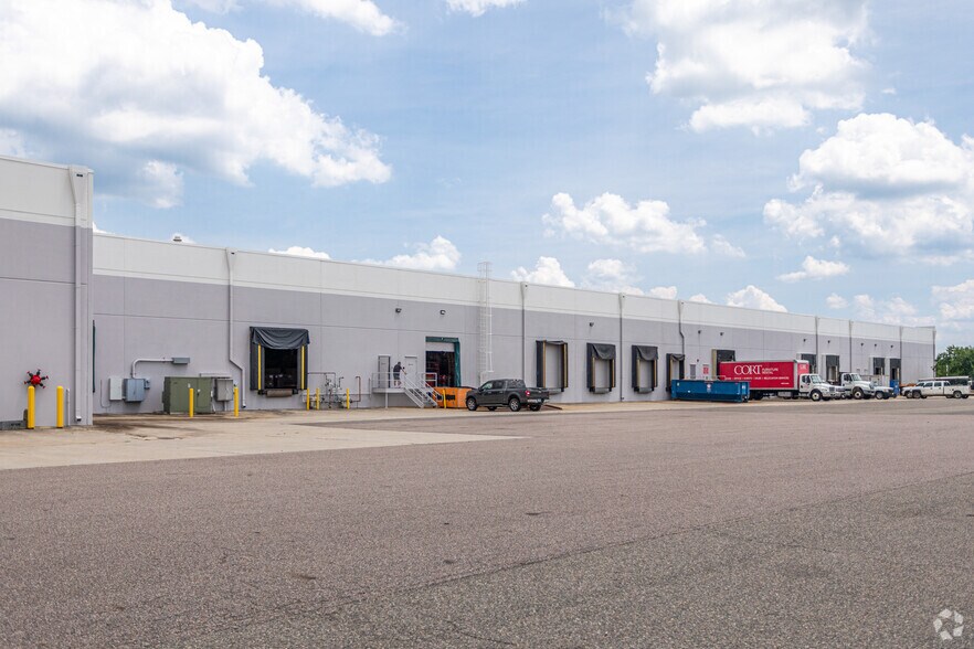 More Photos Of 5200-5210 Anthony Rd, Sandston Distribution For Lease