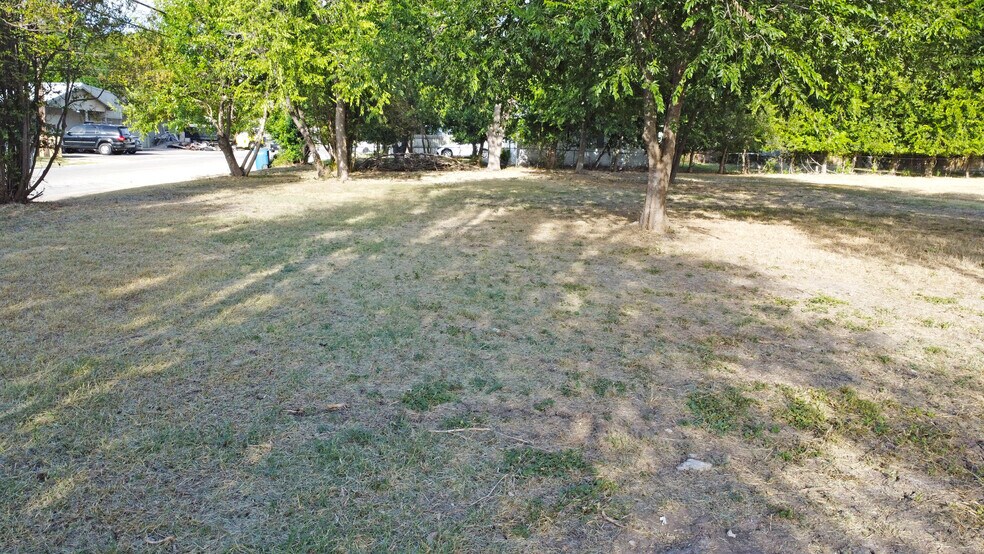 More Photos Of 962 S Castell Ave, New Braunfels Land For Sale
