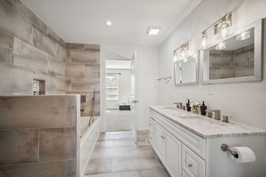 More Photos Of 4677 E Livingston Ave, Columbus Specialty For Sale