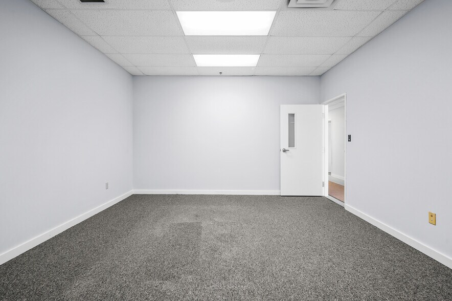 More Photos Of 2291 Traversefield Dr, Traverse City Manufacturing For Lease