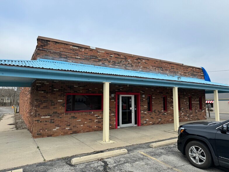 More Photos Of 730 S Main St, Adrian Restaurant For Sale