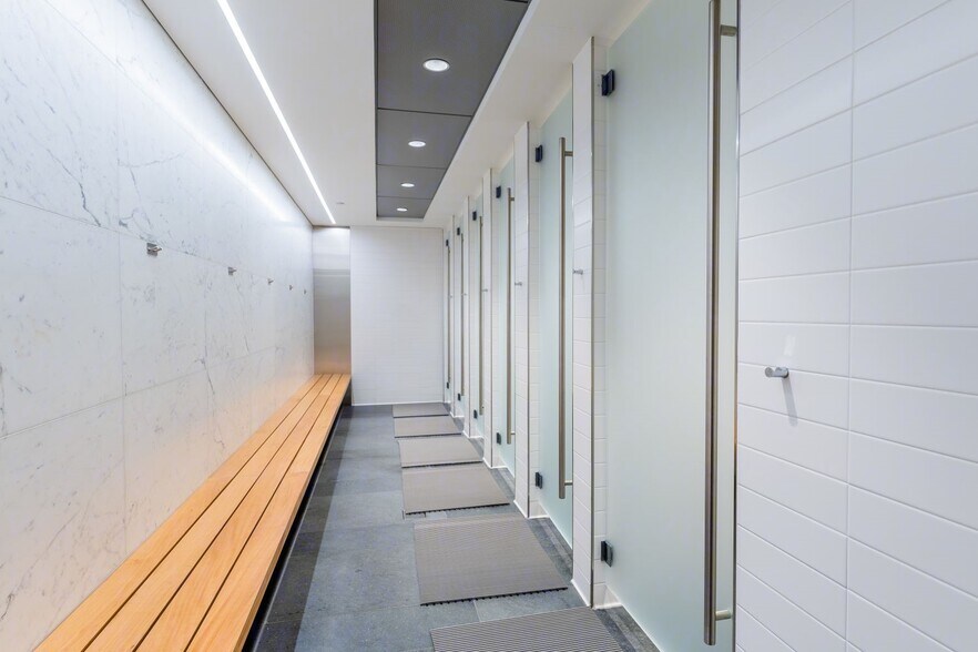 More Photos Of 2001 K St NW, Washington Office For Lease