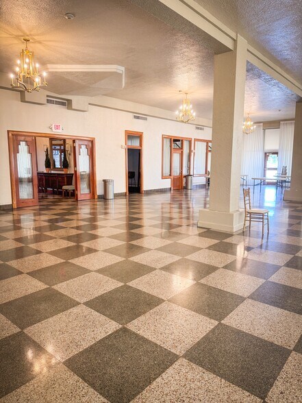 More Photos Of 900 Market St, Shreveport Office For Sale