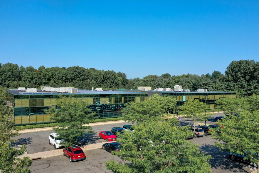 More Photos Of 195 Route 9 S, Manalapan Township Office For Lease