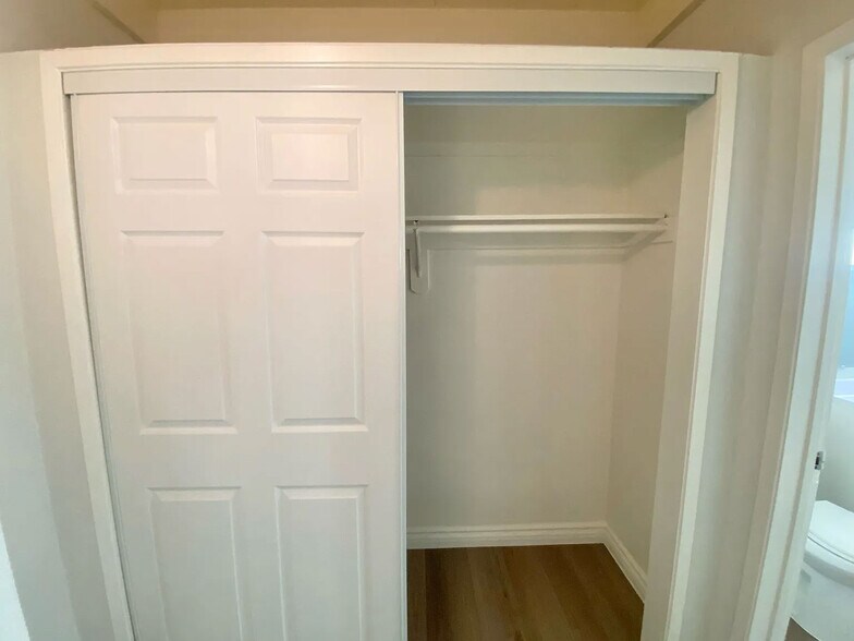 More Photos Of 208 S Normandie Ave, Los Angeles Apartments For Sale