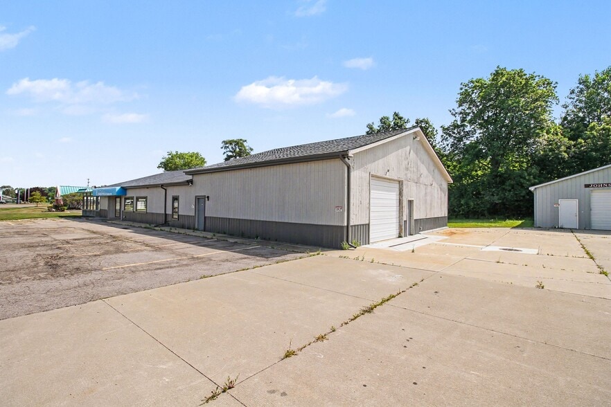 More Photos Of 6017 W Pierson Rd, Flushing Freestanding For Sale
