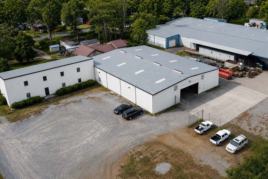 More Photos Of 1207 Butler St, Oxford Unknown For Lease
