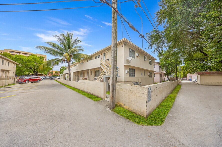 More Photos Of 931 SW 3rd St, Miami Apartments For Sale