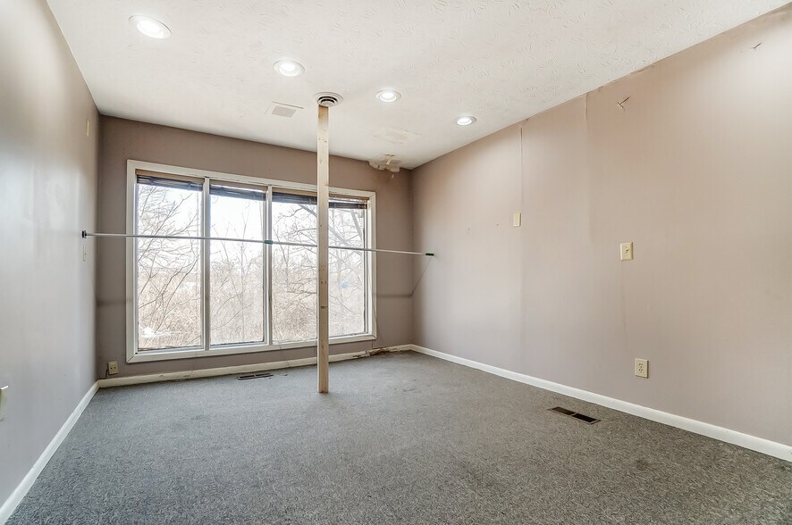 More Photos Of 6750 Brandt Pike, Huber Heights Medical For Sale