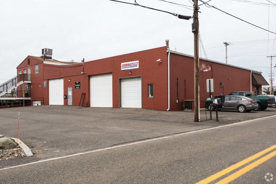More Photos Of 4400 Portage St NW, North Canton Flex For Lease
