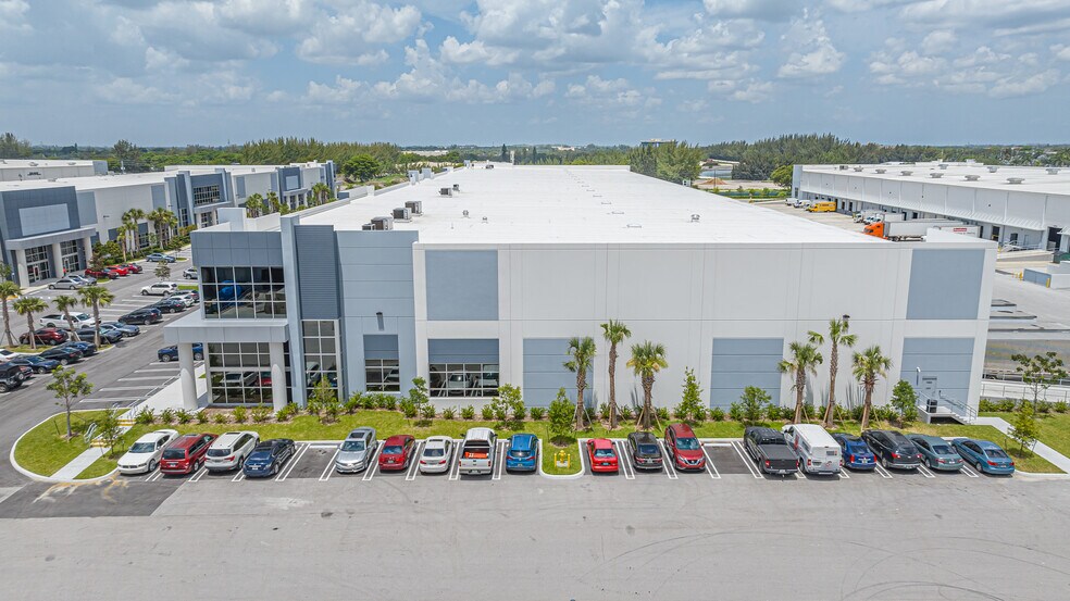 More Photos Of 1620 NW 215th St, Miami Gardens Unknown For Lease