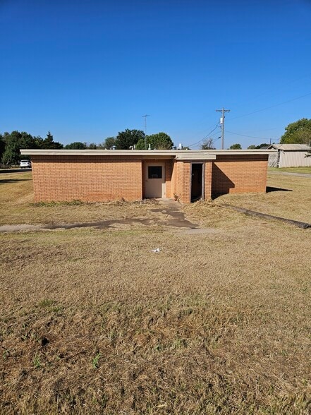 More Photos Of 215 W 3rd St, Helena Healthcare For Sale