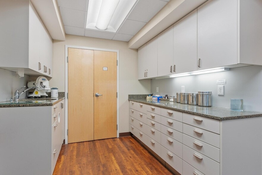 More Photos Of 200 Lincoln St, Worcester Medical For Sale