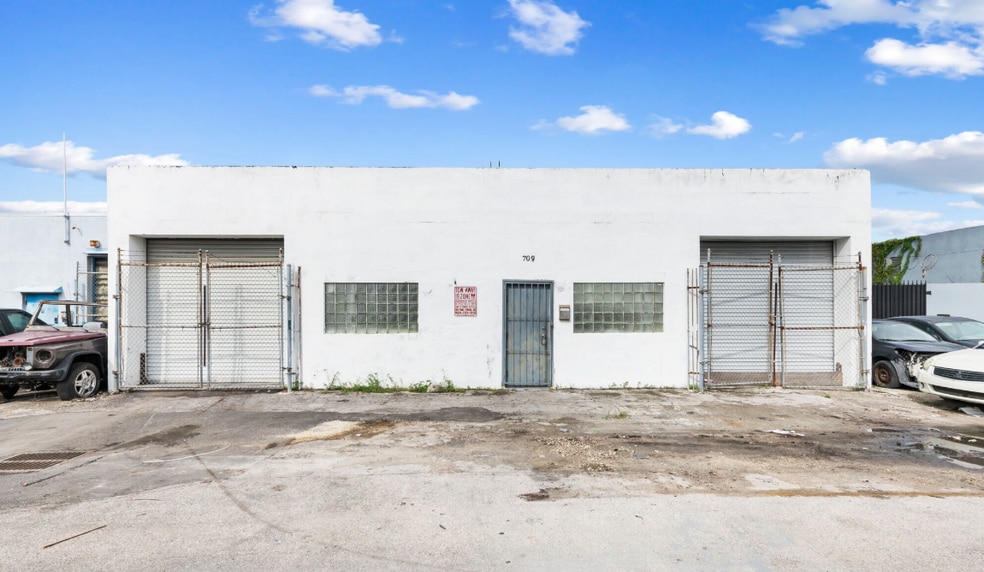 More Photos Of 709 NW 8th Ave, Fort Lauderdale Warehouse For Sale