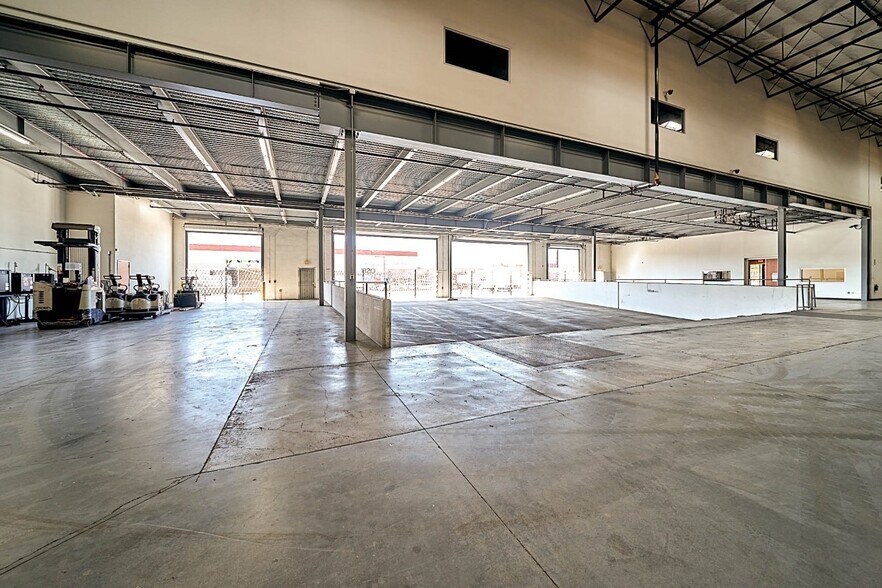 More Photos Of 1807 E 48th Pl, Los Angeles Warehouse For Lease