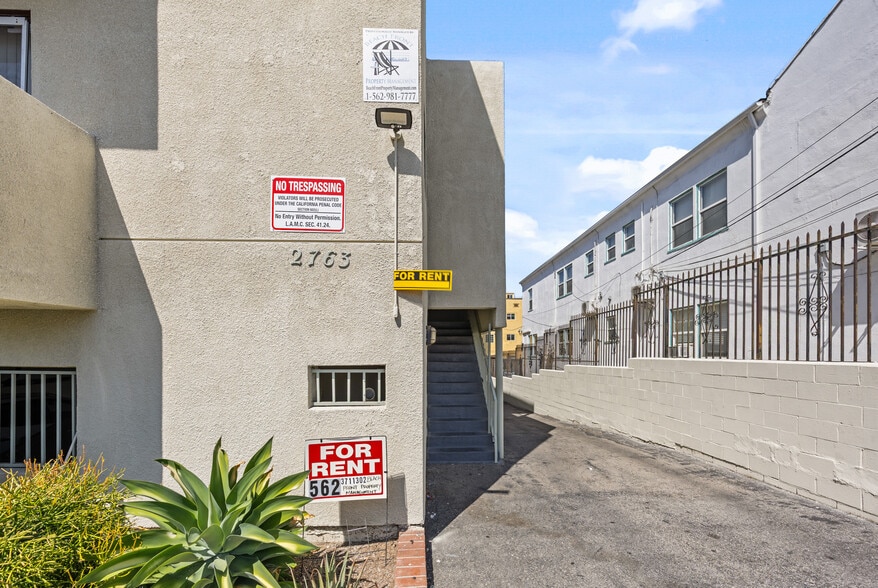 More Photos Of 2763 San Marino St, Los Angeles Apartments For Sale