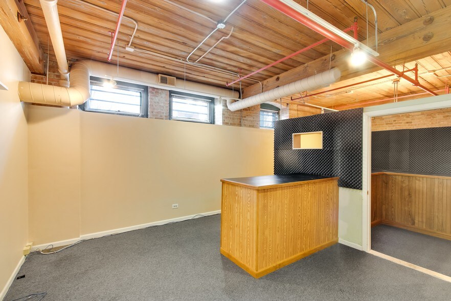 More Photos Of 1327 W Washington Blvd, Chicago Loft Creative Space For Lease