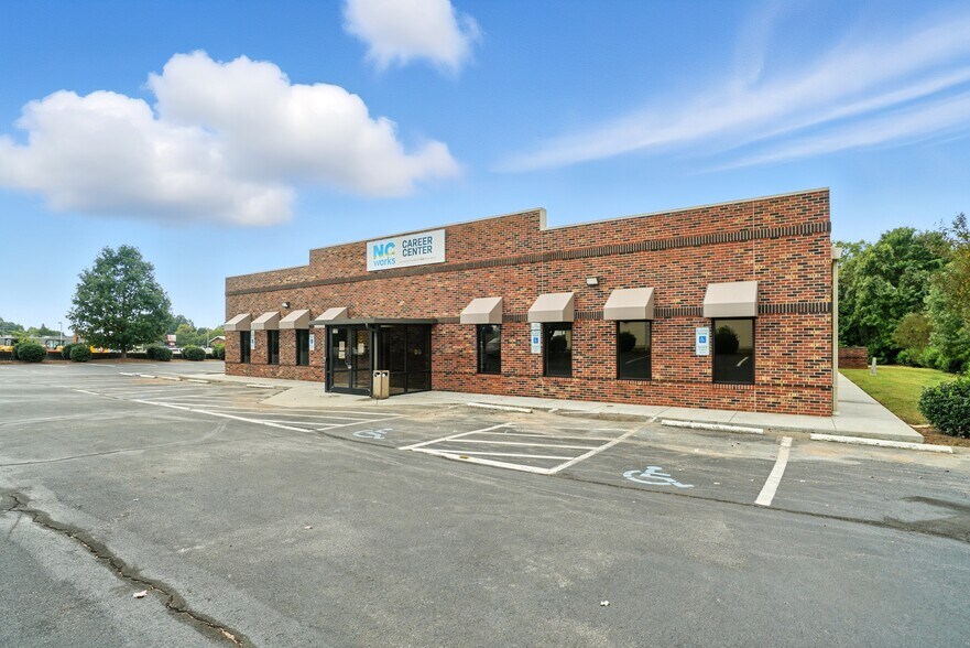 More Photos Of 133 Island Ford Rd, Statesville Office For Lease